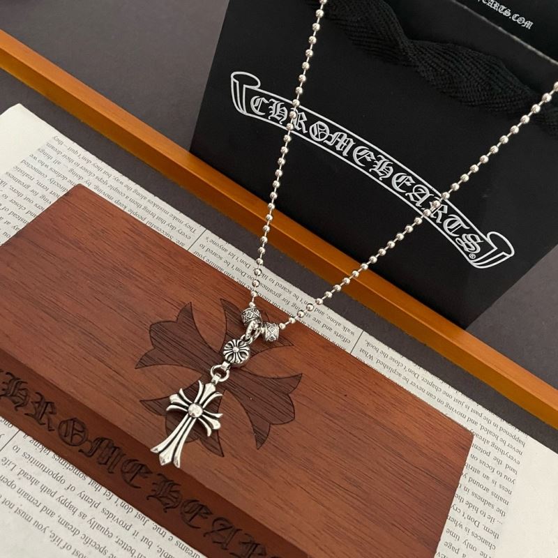 Ch*0me He**ts necklaces
